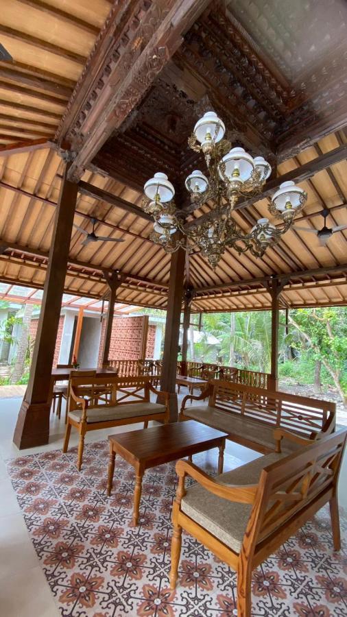 Villa Lova Sambirenteng Gretek ภายนอก รูปภาพ