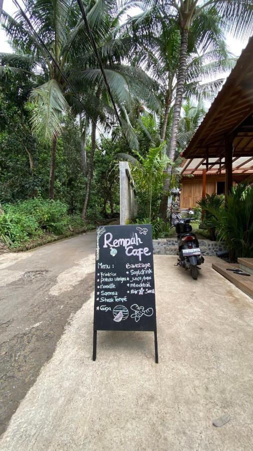 Villa Lova Sambirenteng Gretek ภายนอก รูปภาพ